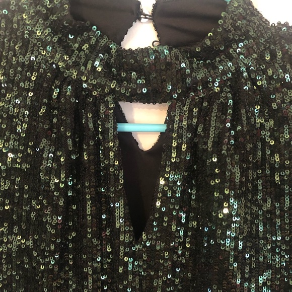 Cable & Gauge Long Sleeved Emerald Green Sequin Top, Size Medium NWT - Picture 4 of 8
